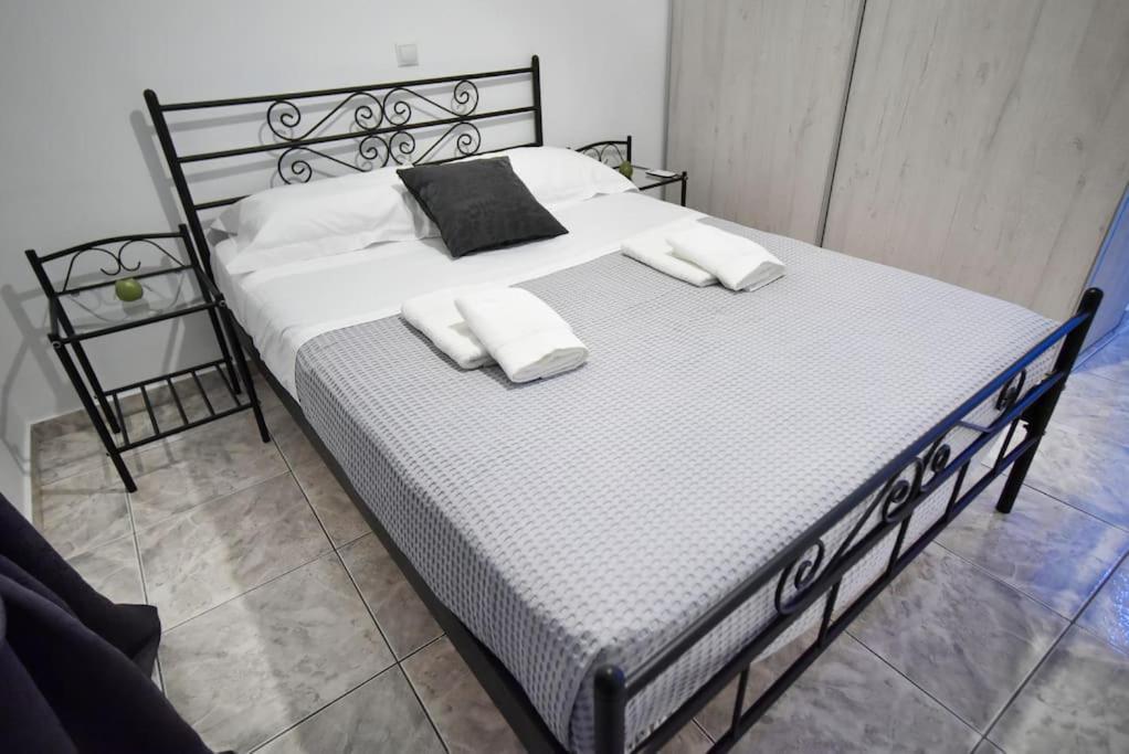 Lili'S Apartment Eleusis Zewnętrze zdjęcie
